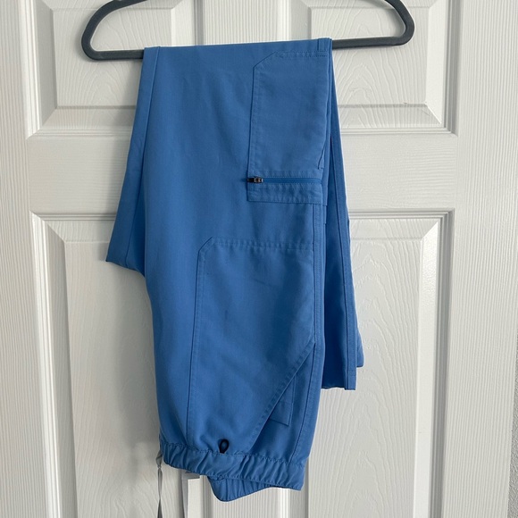 Figs 2pc Set Top&Pants - Picture 7 of 15